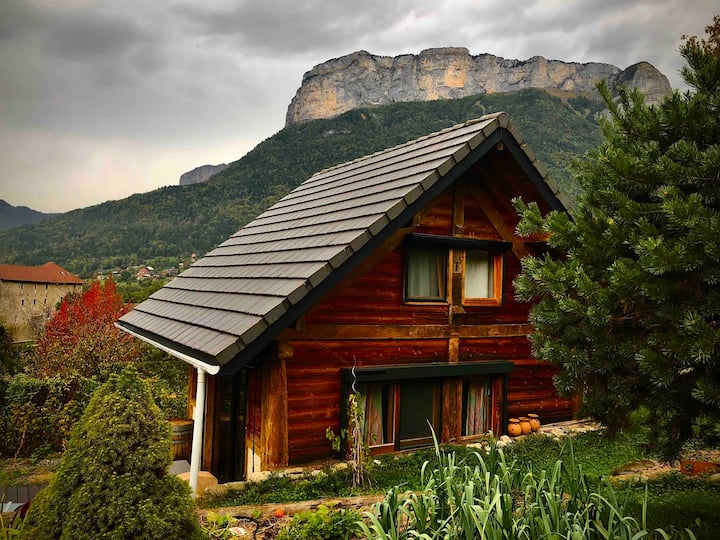 Lake Annecy Cabins at the Best Price | cozycozy